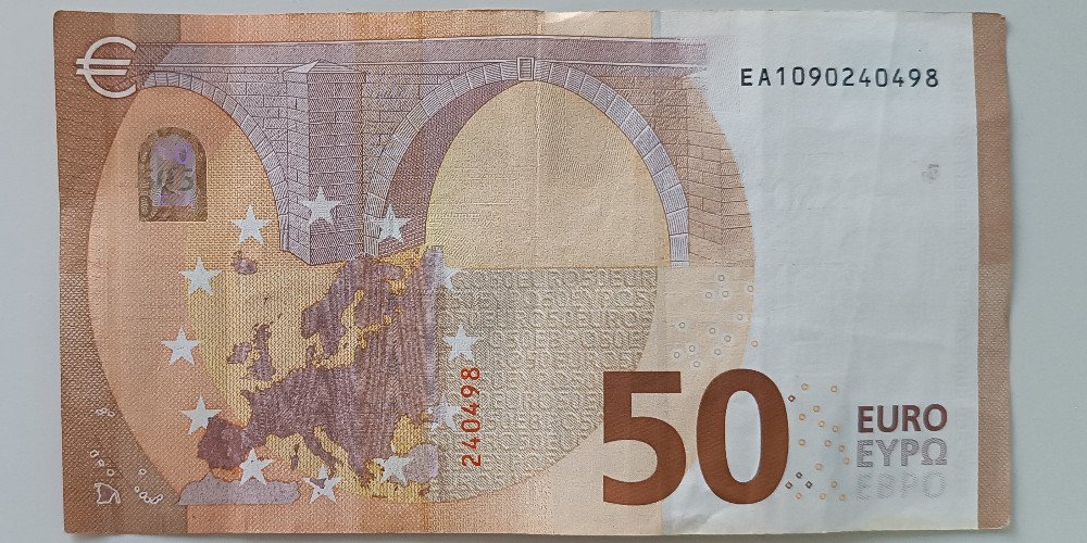 EUR 50-Schein mit Geburtsdatum 24. April '98 – Foto des tatsächlichen Scheins